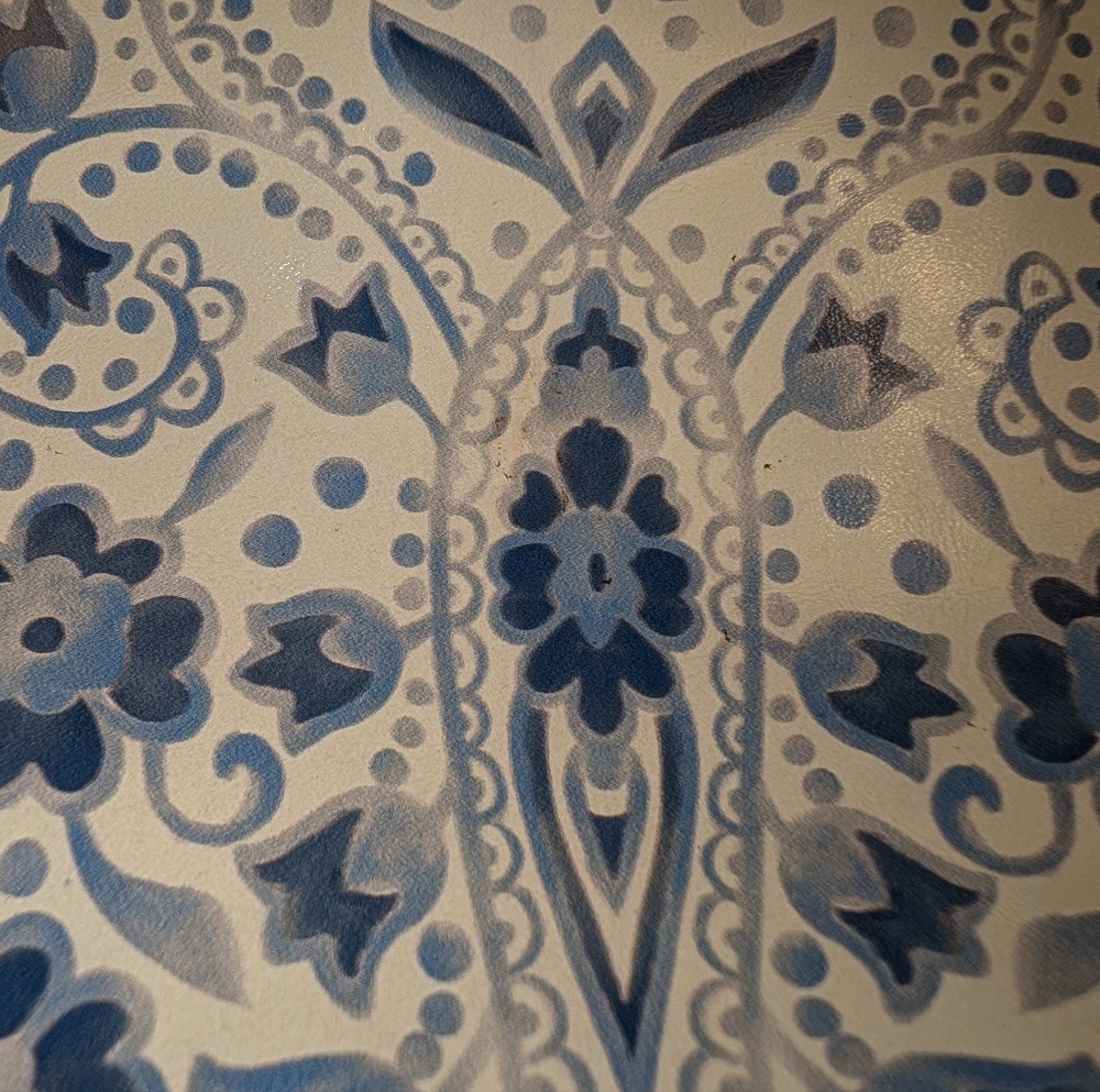Patricia Nash Floral Blue and White Crossbody - Picture 3 of 5